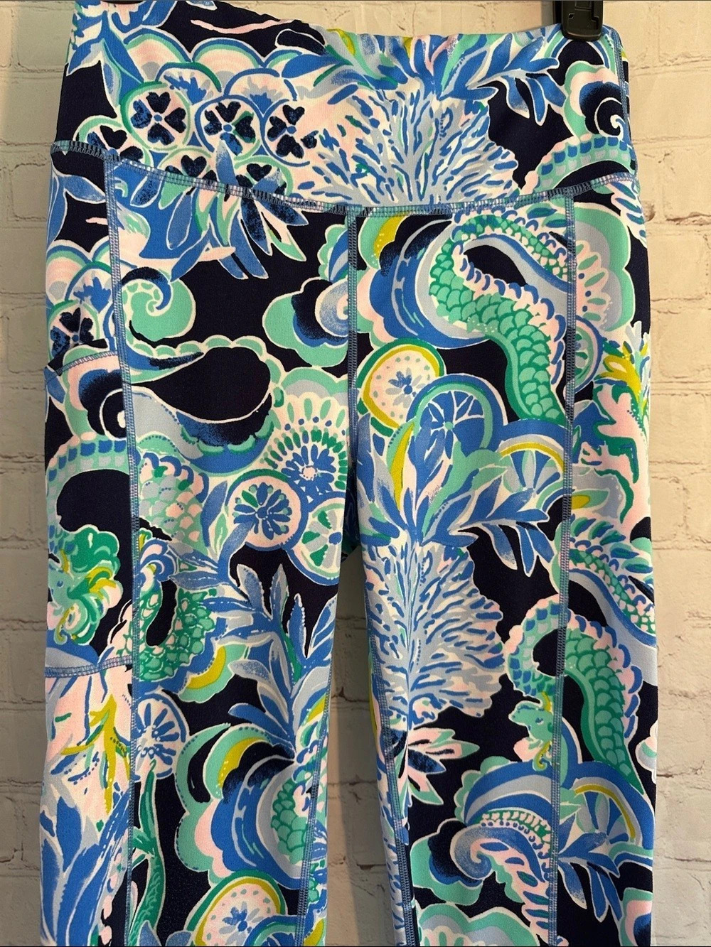 Lilly Pulitzer Luxletic Weekender High Rise Legging Weekender High Rise Floral - Picture 4 of 9